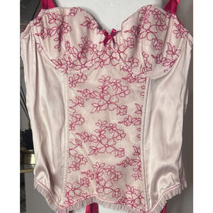 Victoria's Secret Vintage Women's Cream and Red Corset 34B ⭐BOGO⭐